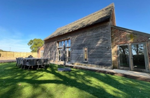 Beccles House | New Luxury barn with pool table nr southwold