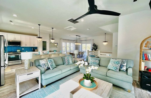 Monteray Shores House | *New* Luxury,Heated Pool,HotTub,GameRoom,Elevator