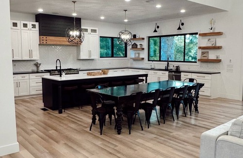 Jacksboro House | New LUXURY LAKEFRONT home! Sleeps 17 w/private baths,bunks,games,dock,parking!