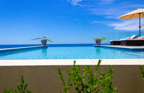 Whitehouse Villa | New Luxury Oceanview Villa!