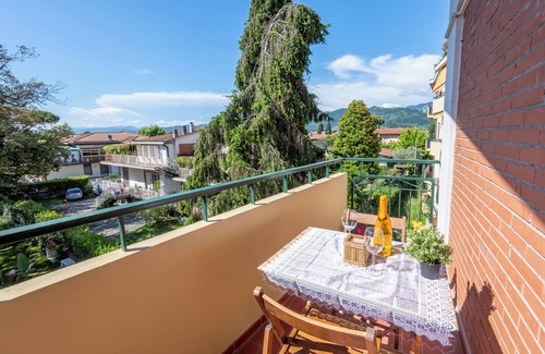Marina di Carrara House | New Luxury & Quiet 2BR Apt with Terrace and Views