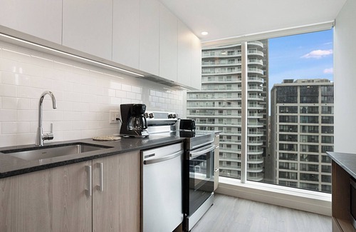 Milton Park Apartment | New Luxury Unit in Heart of MTL 703 | Metro access