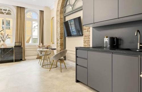 Innenstadt Apartment | NEW | LUXUS Suite | Center | Netflix | Boxspring