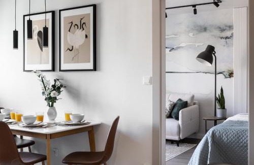 Krzyki Apartment | NEW #Madalińskiego57 - city center, new bulding, 2 bedrooms, 2x double beds and a fold-out sofa, separate kitchen, air conditioning, balcony, underground parking, self check in 24h, internet, Netflix, coffee machine, washing machine,1 km to the railway