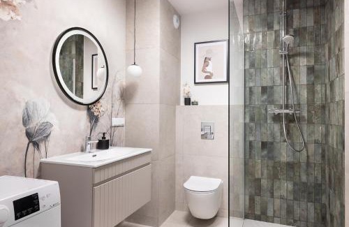 Krzyki Apartment | NEW #Madalińskiego57 - city center, new bulding, 2 bedrooms, 2x double beds and a fold-out sofa, separate kitchen, air conditioning, balcony, underground parking, self check in 24h, internet, Netflix, coffee machine, washing machine,1 km to the railway