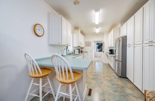 Wise House | New! Main Lake View, Pet-Friendly, Firepit, Dock