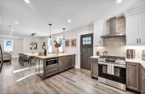 Detroit - Shoreway House | New Mini Miracle | Murphy Bed