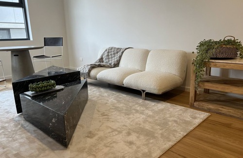 Lyneham Apartment | New & Modern 1bd Apt. w/parking