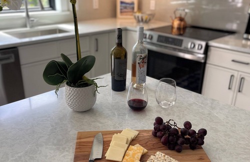 Provincetown House | New modern 2 bedroom king/qn townhome with parking, AC, Wifi, and all comforts!