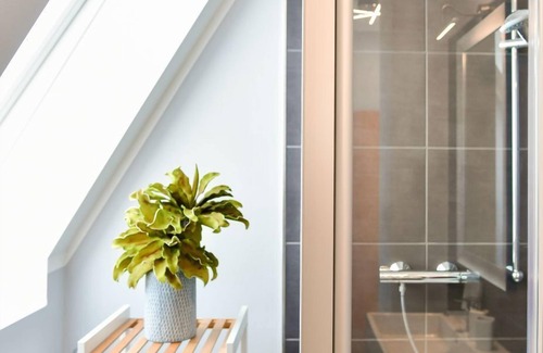 Cottbus Apartment | NEW! Modern apartment in a prime old market location!