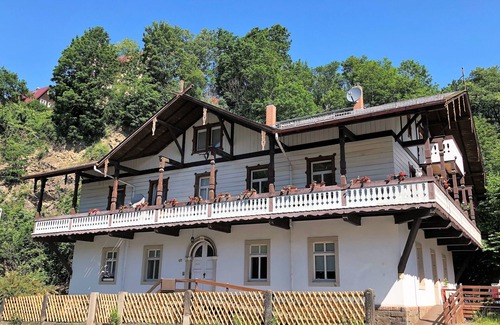 Loschwitz Apartment | New modern apartment in the cultural monument Schweizerhaus in alpine style