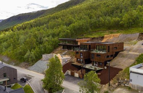 Tromsdalen Apartment | New, modern apartment with fantastic view