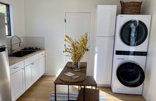 Templeton House | NEW Modern Bungalow In the heart of 46 West Wineries- but in town