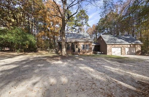 Apex House | NEW - Modern Cabin Oasis - 2 Acre Retreat!