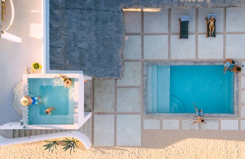 El Pescadero Villa | New, Modern Home. Pool, Hot Tub, Gardens, Fire Pits and More in Pescadero, Baja.