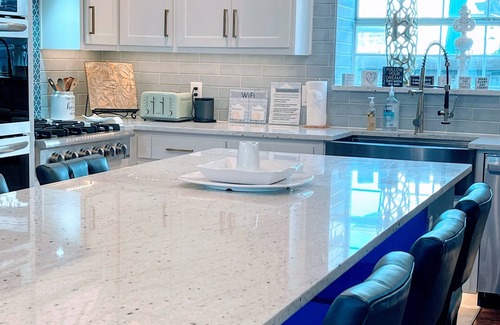 Plano Villa | New Modern Luxury Villa with 5 bedrooms w/three King beds & Heated pool and Spa