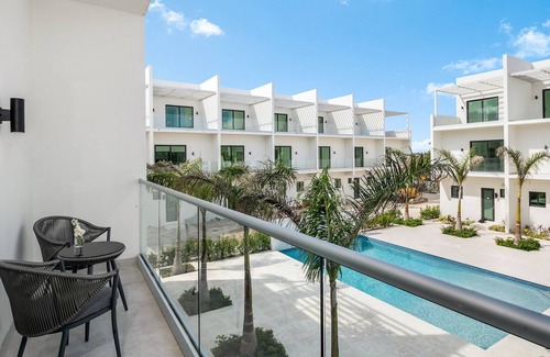 Grace Bay House | New Modern Seascape Townhome #14 in Tropical Grace Bay!