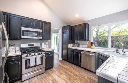 Foster City House | New! Modern & Sleek 4BR home w/high ceilings