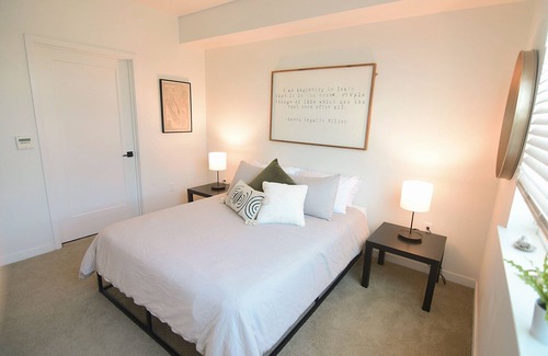 Santa Rosa Condo | NEW! Modern + Spacious 2 Bdrm w/ Hot-tub and Pool