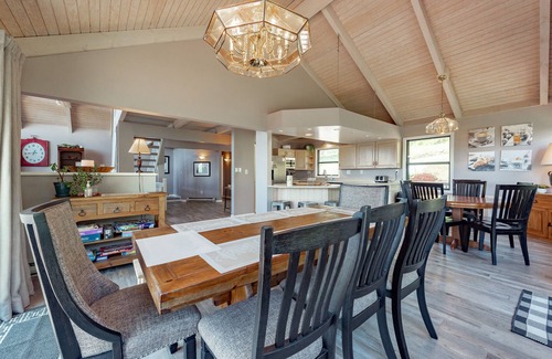Paradise Point House | New! Moonlight View: Lake Access, Hot Tub, Fireplace, Fire Pit!