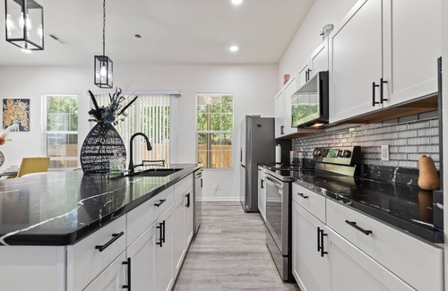 Sumter House | New, Oasis Haven near downtown & Shaw AFB