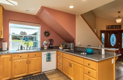 McKinleyville House | New! Oceanview Guesthouse