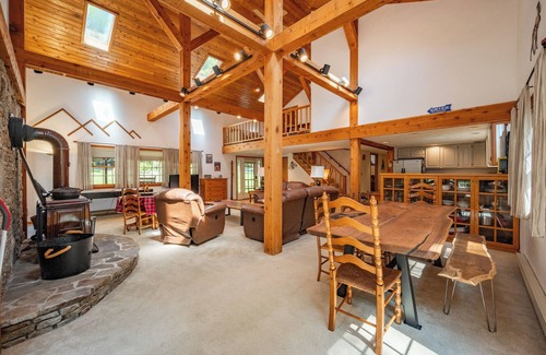 Paradise Point House | New! Old Moose Barn: Lake Access, Dogs OK, Hot Tub!