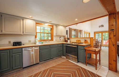 Paradise Point House | New! Old Moose Barn: Lake Access, Dogs OK, Hot Tub!