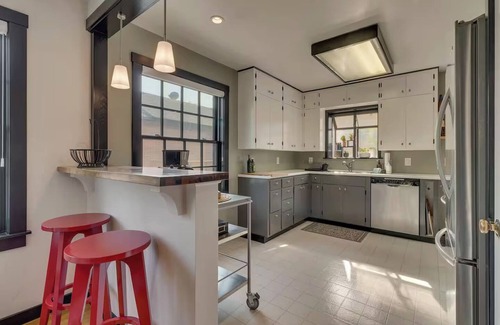 Old Southwest House | NEW Old Southwest Gem, Patio, Grill, Smart TV, 2 Desks + Fitness Equipmentnn