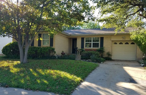 Waco House | NEW ON MARKET!, CUTE, UPDATED, Home in beautiful area of WACO,10 MIN. from SILOS