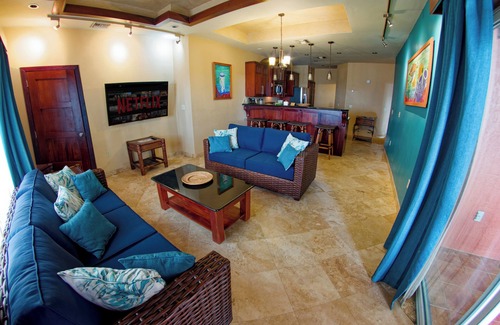 Antoneys Cay Villa | NEW: Only TRUE OCEANFRONT @ Infinity Bay Resort + Private Terrace & 24hr Service