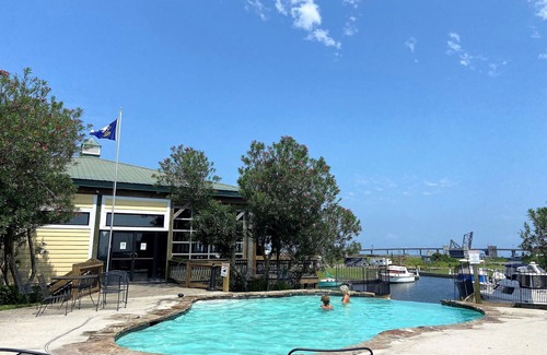 Ponchartrain Park Apartment | New Orleans RV Resort & Marina