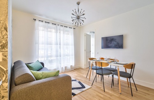 Quartier de la Porte-Saint-Denis Apartment | NEW Paradis 2 Great Flat In Paris