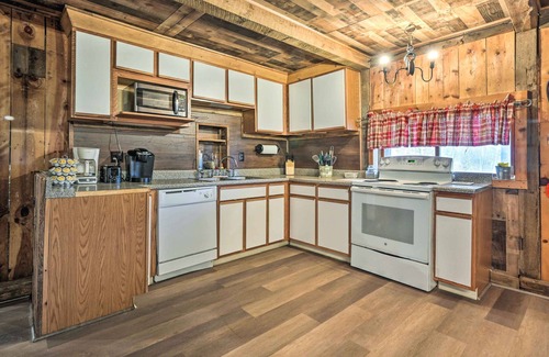 Fishertown Cabin | New Paris Cabin ~ 11 Mi to Shawnee State Park