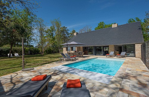 Sarzeau House | NEW Peaceful Haven : big villa, private heated pool and beach just steps away
