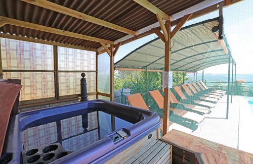 Montecastelli Apartment | (NEW) Penthouse (G) with swimming pool, jacuzzi and tennis court in Tuscany