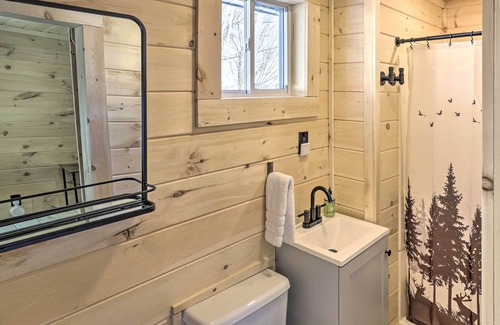 Northeast Somerset Cabin | NEW! Pet-Friendly Rockwood Cabin on Moosehead Lake