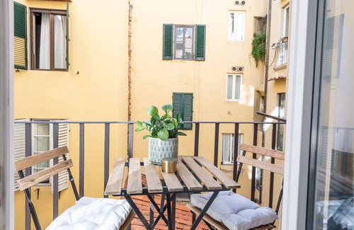 Oltrarno Apartment | NEW Pitti Portrait - Amazing View on Palazzo Pitti