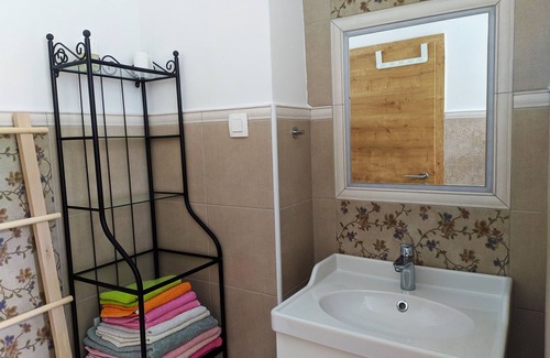 Ljubljana Apartment | NEW place for families/groups 70 m2 + 40 m2 terrace, AC, wifi, 10 km from center