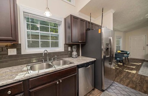 Littleton House | New! Pool Table, Electric Grill, Pet Friendly