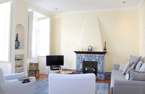 Principe Real Apartment | New ! Príncipe Real's, Lisbon BEST LOCATION- 18th Century Charming Appartment