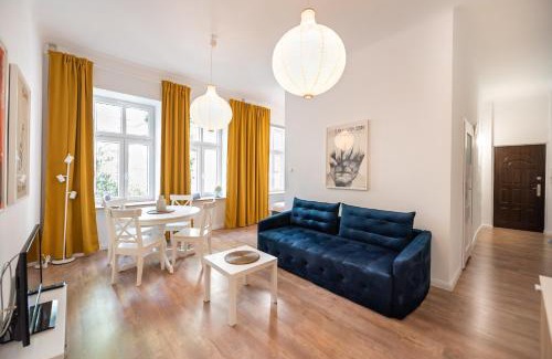 Nowa Praga Apartment | New Praga Enchanting Studio by BookingHost