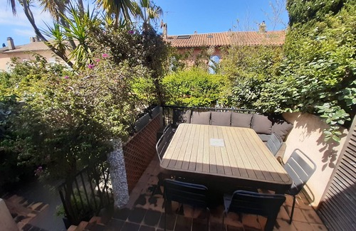 Porquerolles House | NEW PRICE! Porquerolles Village house 130 m2 near Place d'Armes 8 people