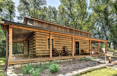 Elmdale Cabin | NEW! Private Chase County Cottage on Middle Creek!