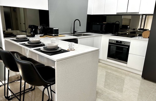 Regents Park Apartment | New Private Luxury Granny Flat, 10 min from Sydney Olympic Park