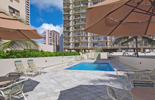 Honolulu Condo | NEW RATE! Very Uniqe 3 Min. walk to most popular section of Waikiki Beach.