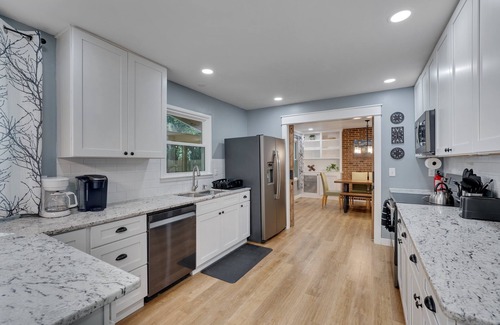 North Raleigh House | NEW! Relaxing Retreat Near North Hills & Downtown