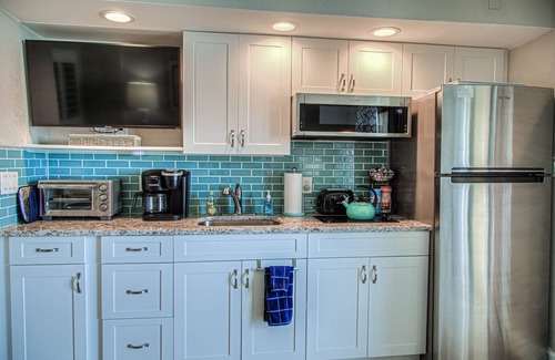 Windy Hill Condo | New! Remodeled king suite with amazing views and amenities