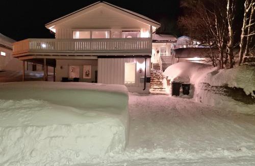 Kvaløysletta Apartment | New renovated apartment near the airport with 3 double beds