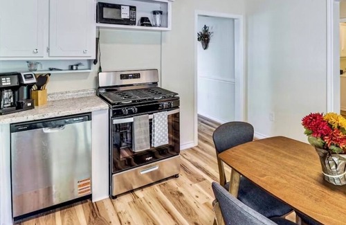 Weatherford House | New Rental Promo, Discounted Rate! 2Bed/2Bath Home, Walk to Downtown Weatherford